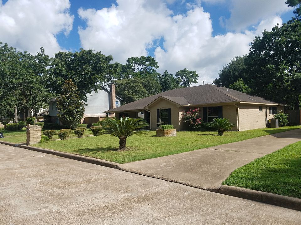 1st image of 10207 Droxshire Dr