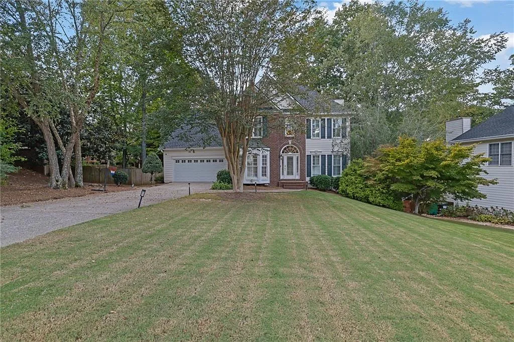 6 bed, 3.5 bath, 2480 sqft, $3,800 — Photo 1