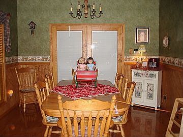 Breakfast Nook w/Hardwood Floors