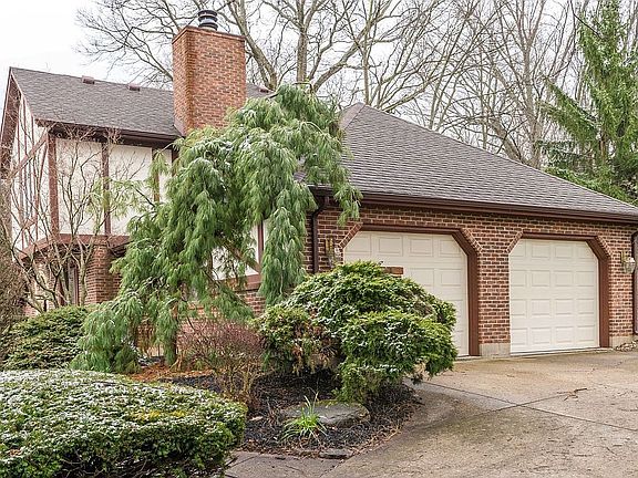 3rd image of 433 Twelve Oaks Trl