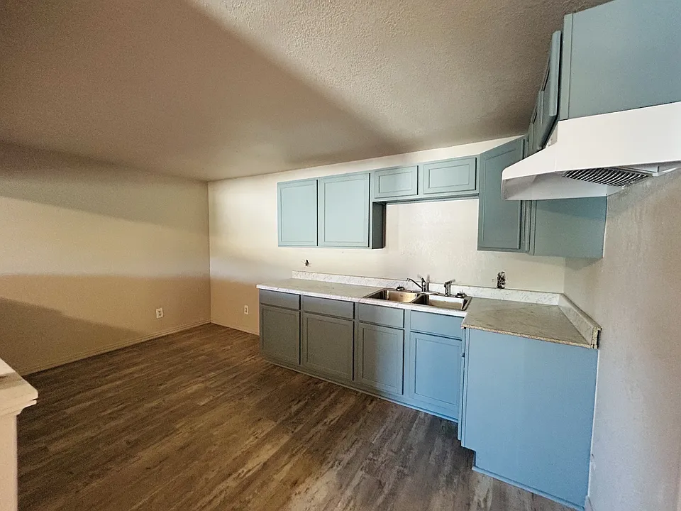29920 Main St #8