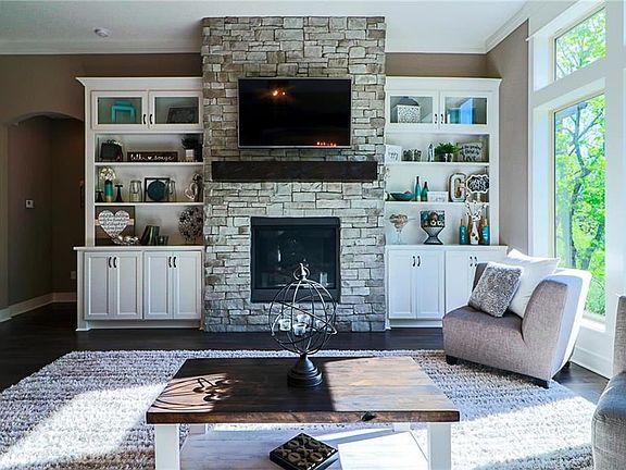 4th image of 4545 NE Sherwood Dr