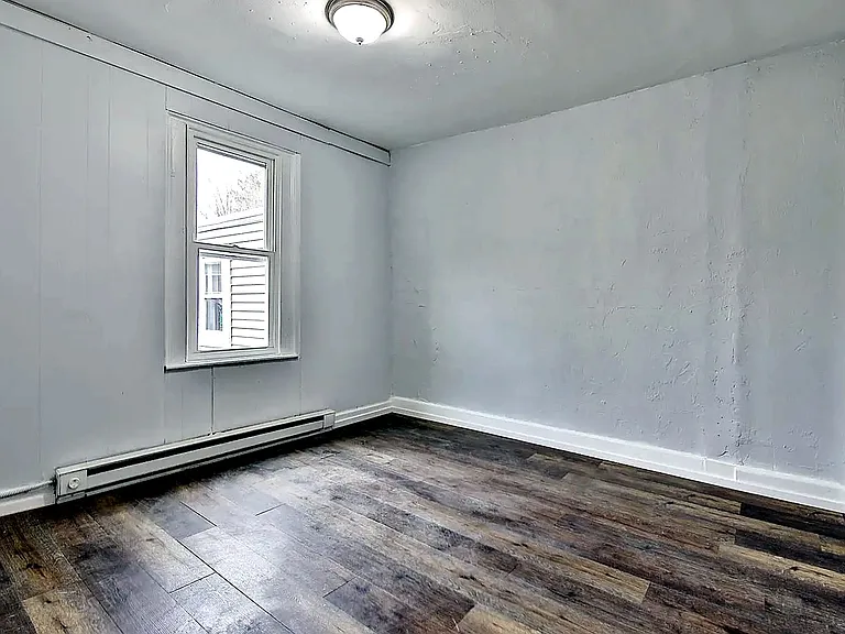 727 Front St #2 — Photo 2