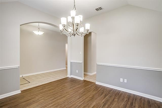 1st image of 2692 Lake Ridge Dr