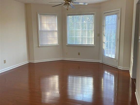 3rd image of 1428 Bridgestone Dr
