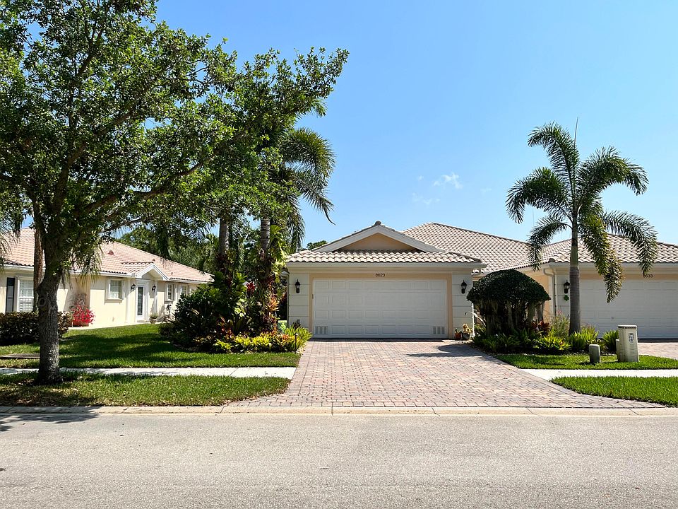 1st image of 8623 SE Retreat Drive