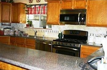 2nd image of 3166 Ditmars Ln