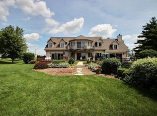 N52W35475 W Lake Dr, Oconomowoc, WI 53066