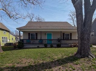 727 N Main St, Ottawa, KS 66067