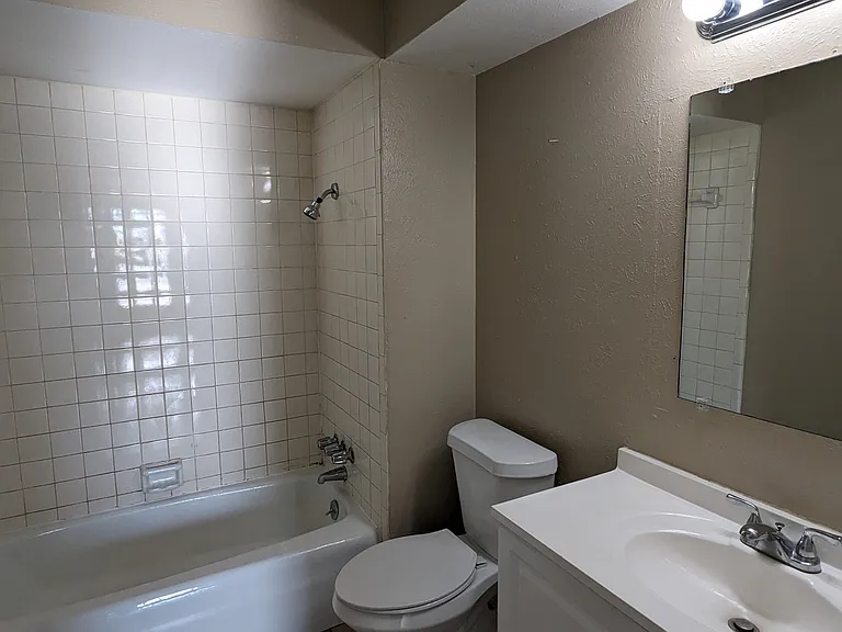 1434-1436 Deborah Ave #1434 — Photo 15