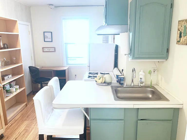 57 Preston St #1L — Photo 3
