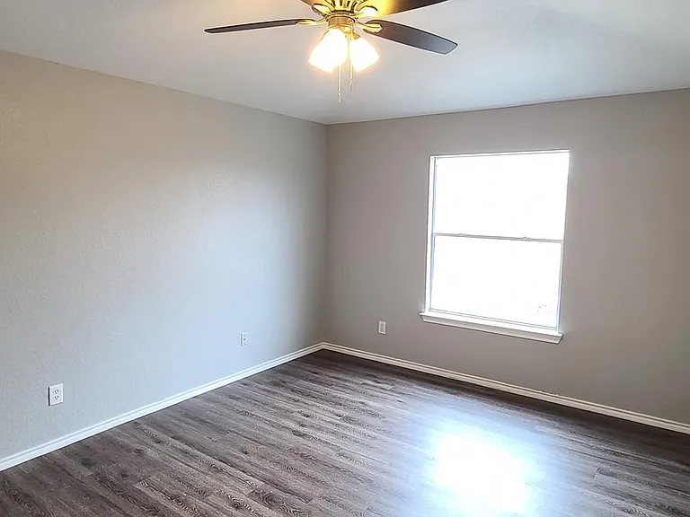 8506 Adams Hill Dr — Photo 11