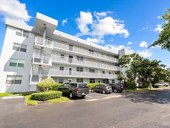 3rd image of 106 Royal Park Drive #1C