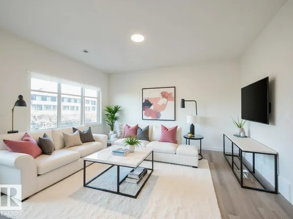 17436 2nd St NE, Edmonton, AB T5Y 3K6