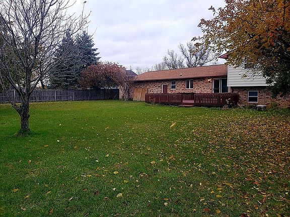 Oversized fenced yard