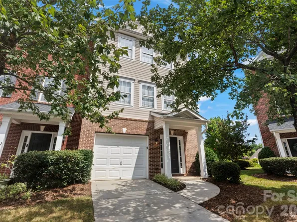 9768 Walkers Glen Dr, Concord, NC 28027