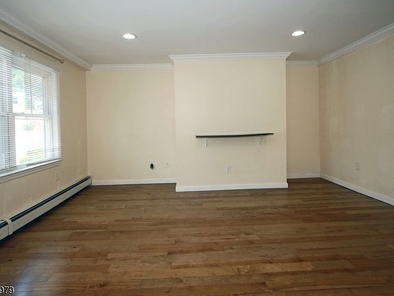 4th image of 70 Harrison Ave