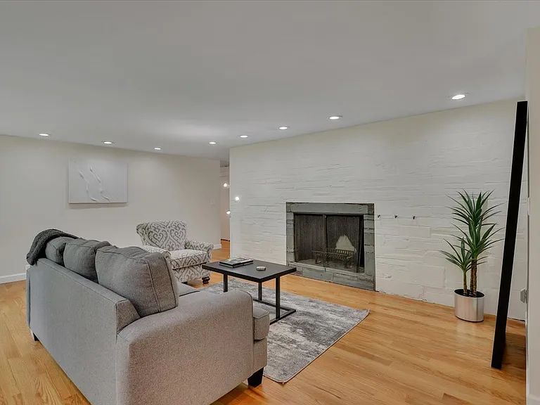 11 W Ridge Dr — Photo 13