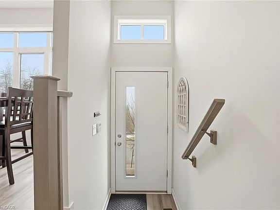 4th image of 59 Markle Cres