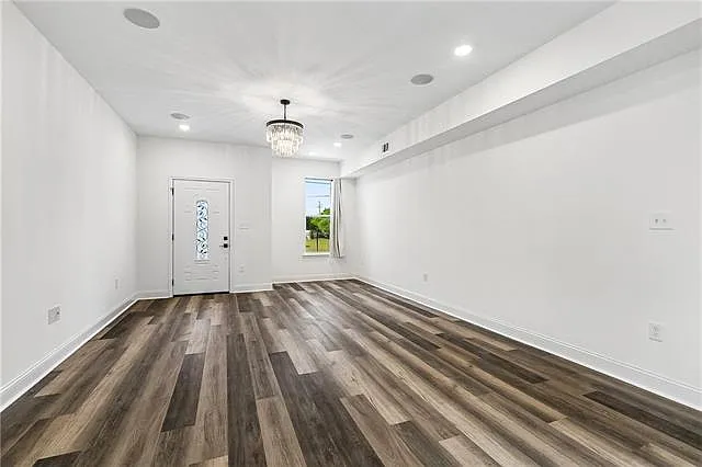 2033 Conti St — Photo 3