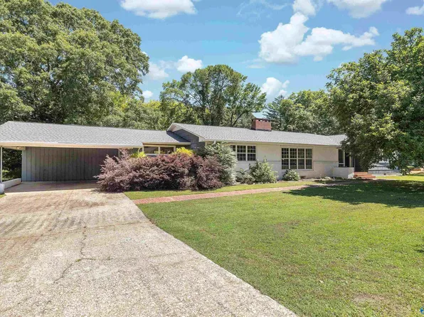 301 Lora St, Scottsboro, AL 35768