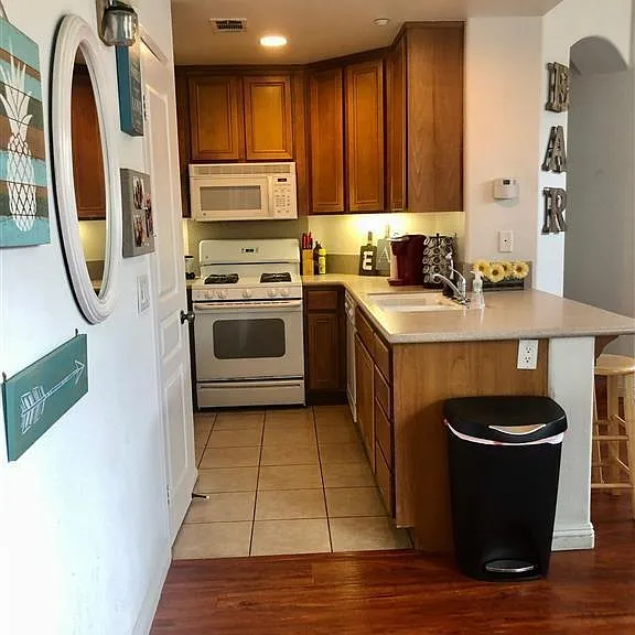 463 Almond Rd — Photo 3