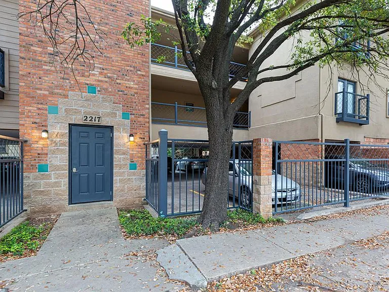 2217 W San Gabriel St #304 — Photo 5