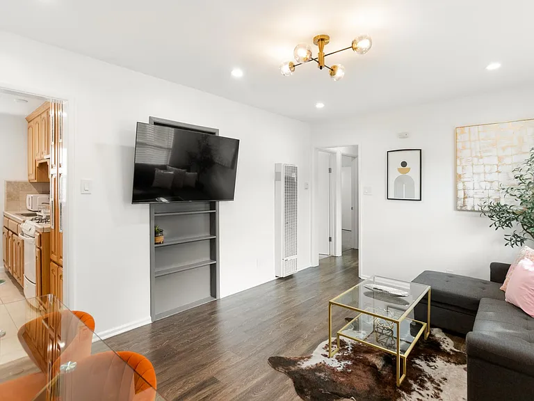 310 Pasadena Ave #9 — Photo 1