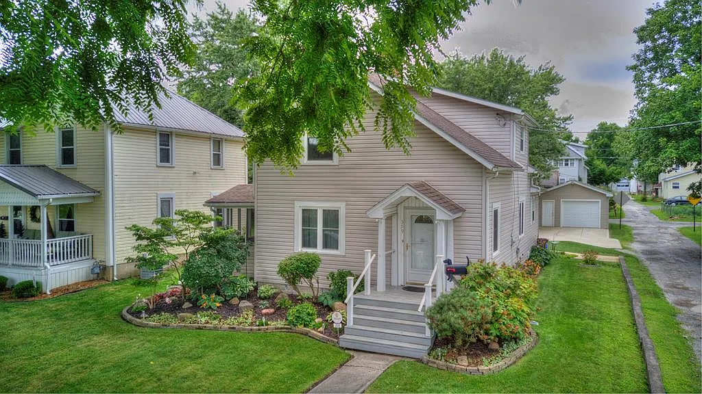 359 S Grand Ave photo 1