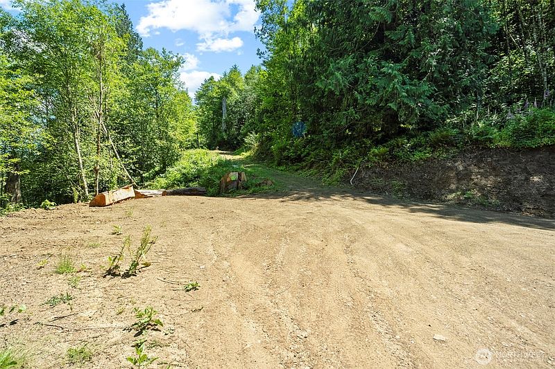 3rd image of 19005 NE Buncombe Hollow Road