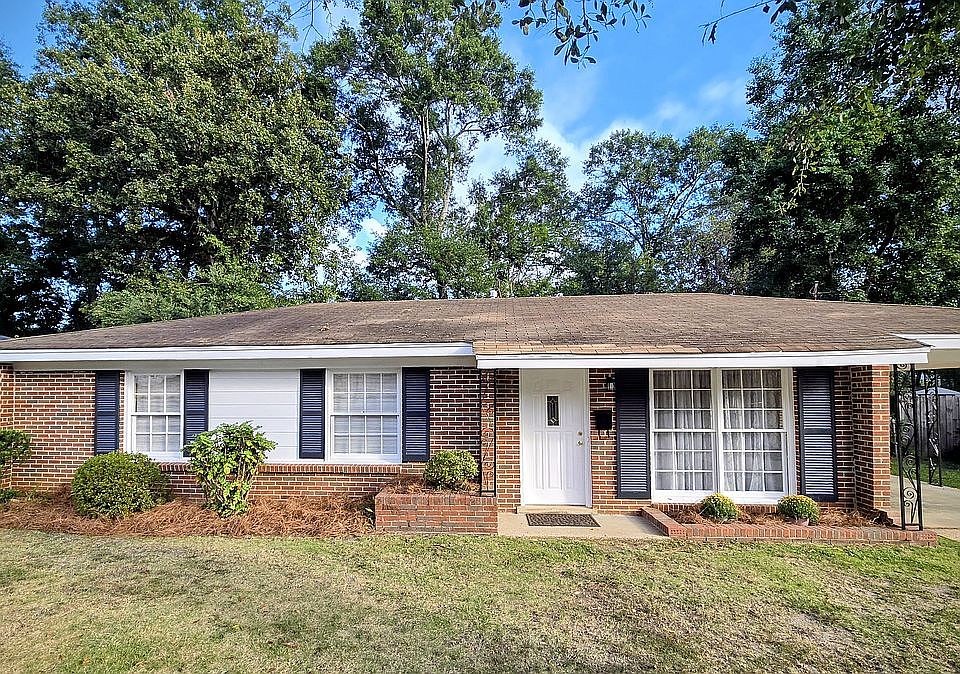 2745 Green Oaks Drive 