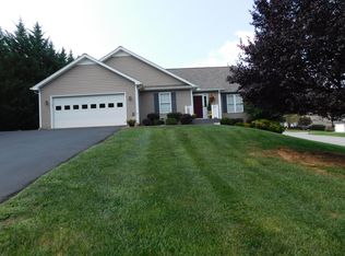 5722 Huntridge Rd, Roanoke, VA 24012