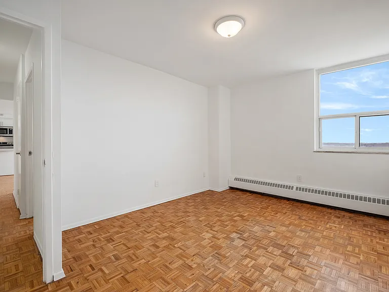 250 Frederick St — Photo 20