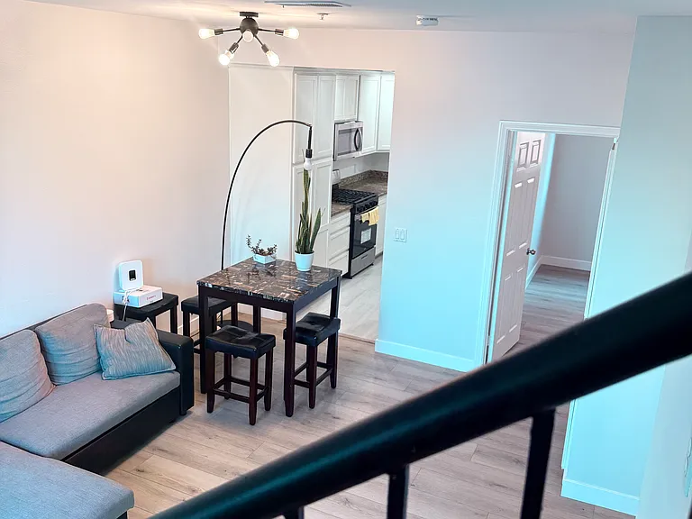 7290 Hyatt St #6 — Photo 11