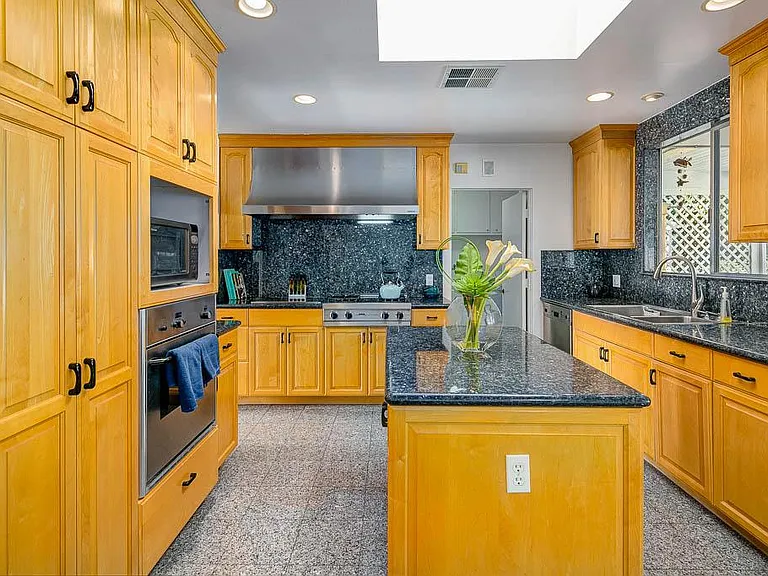 2511 Aberdeen Ave — Photo 16