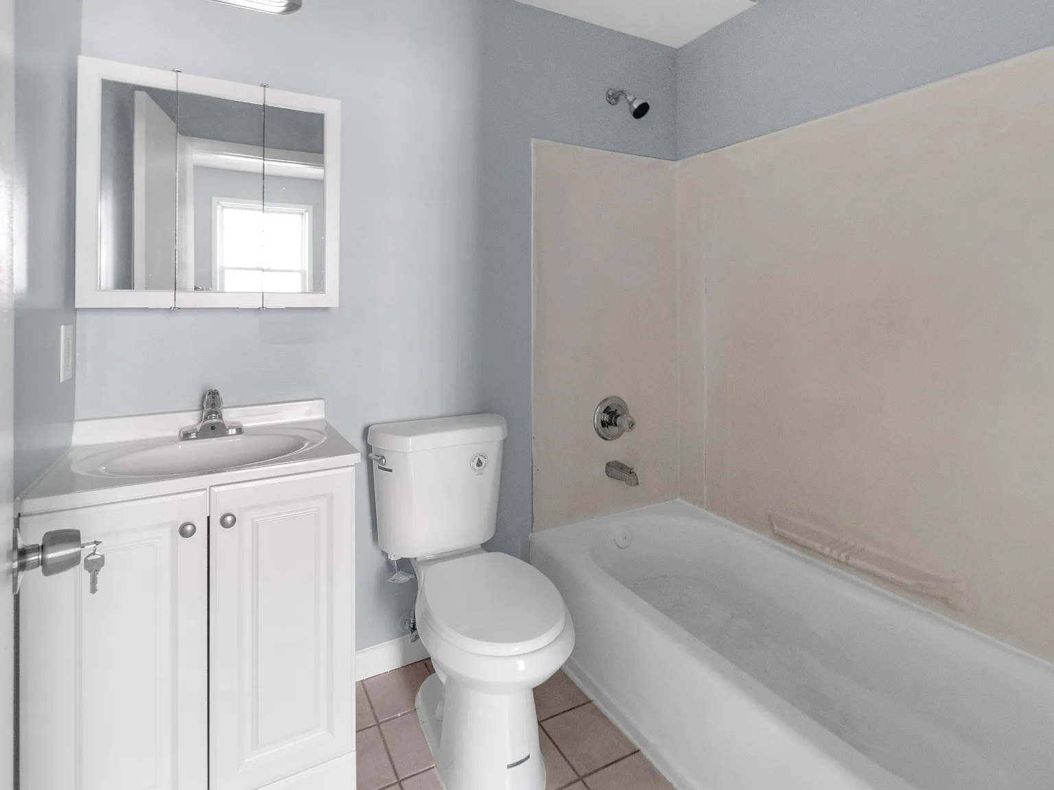 3 bed, 980 sqft, $1,998 — Photo 4