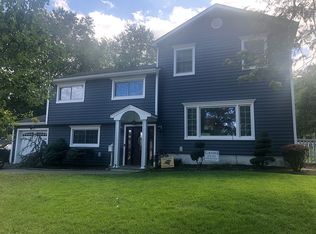 7 Brookshire Dr, Cedar Grove, NJ 07009