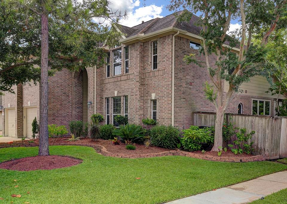 1st image of 5207 Hidden Brook Ln