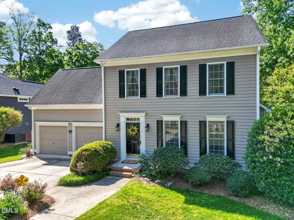 1704 Farmington Grove Dr, Raleigh, NC 27614