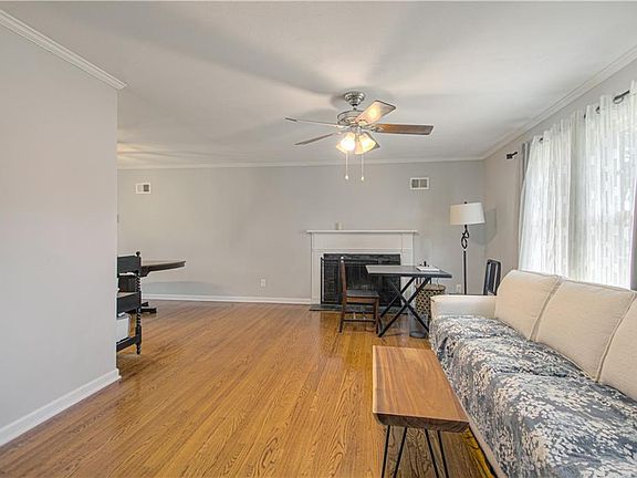 3rd image of 1 W 96th Ter