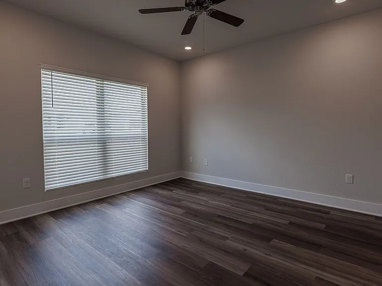 286 Hudson Loop — Photo 7