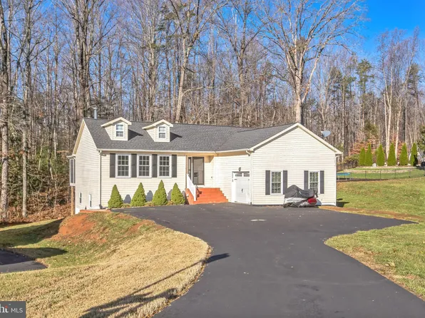 122 Barbara Ann Dr, Stafford, VA 22554
