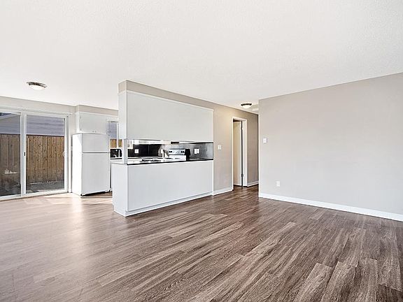 4th image of 363 School St SE #4