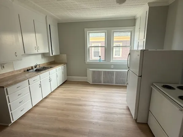 52 Howe St #5, Lewiston, ME 04240