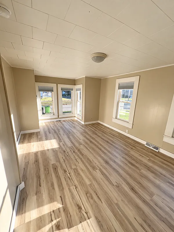 1 bed, 1.0 bath, $999 — Photo 4