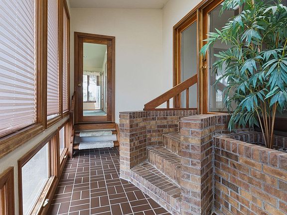 2nd image of 1909 Morning Dr