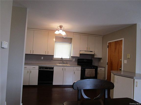 5th image of 3259 Layton Ave