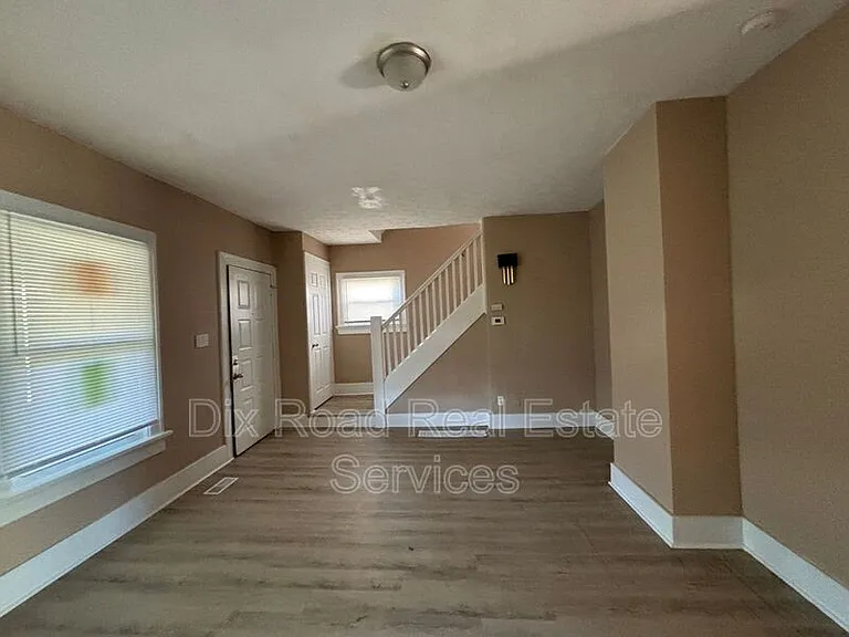 217 Fernwood Ave — Photo 7