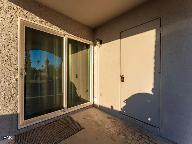 90 Mariposa Dr — Photo 13