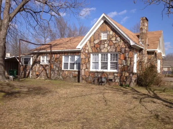 2102 W Center St, Beebe, AR 72012